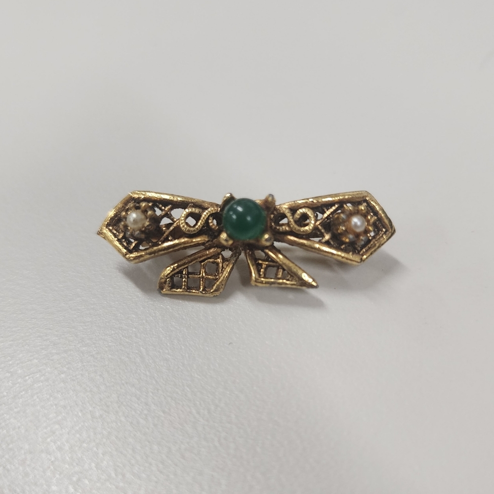 Vintage Gold Filigree Bow Brooch Pin Green Cabochon Pearl Accents Victorian MCM